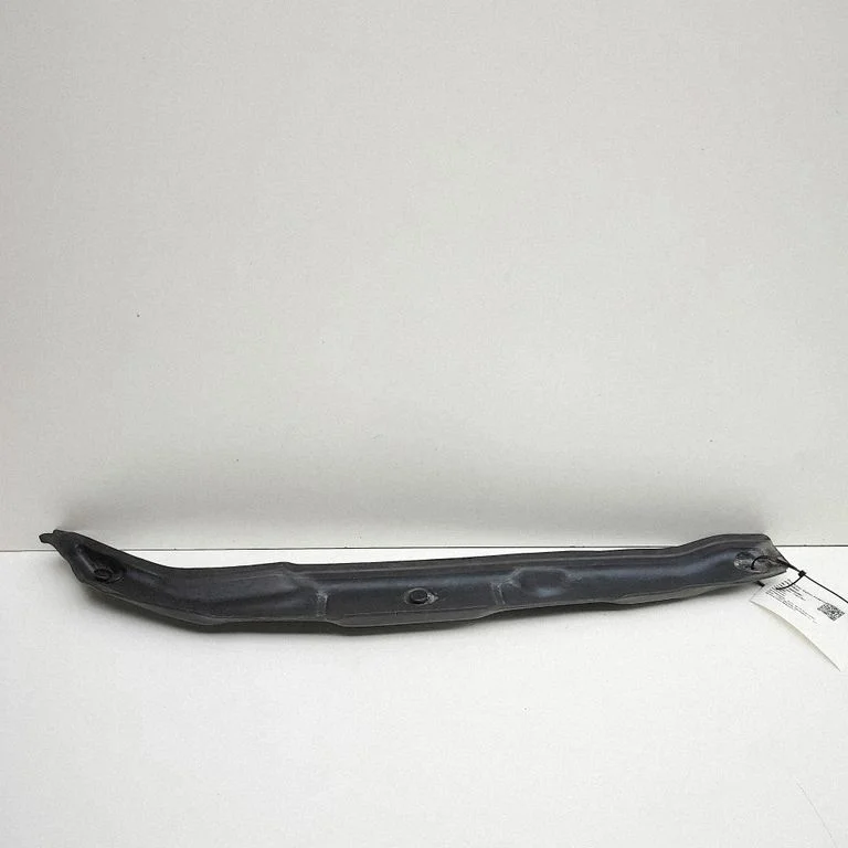 Poritiiva iluliist (molding) 4K0821111