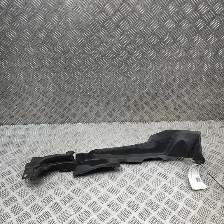 Fender trim (molding) 8W6821169C
