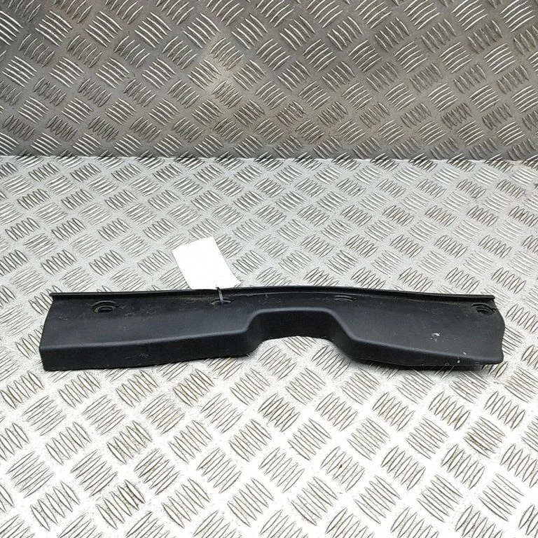 Poritiiva iluliist (molding) – Mazda CX-5 III (2025-)