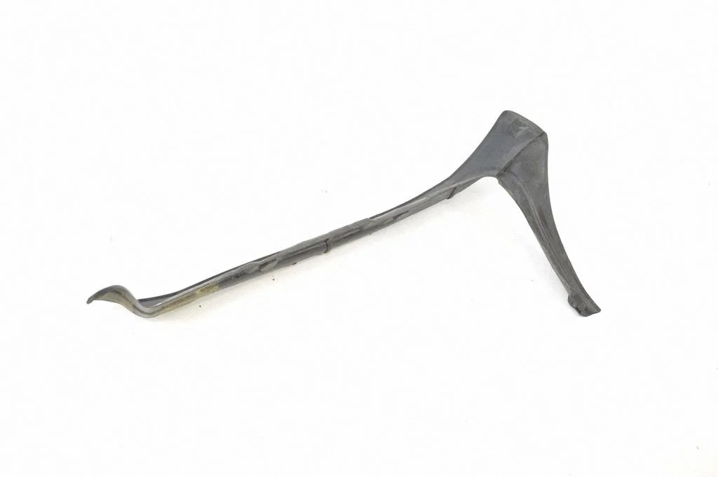 Spārna apdare (moldings) 8T0821111