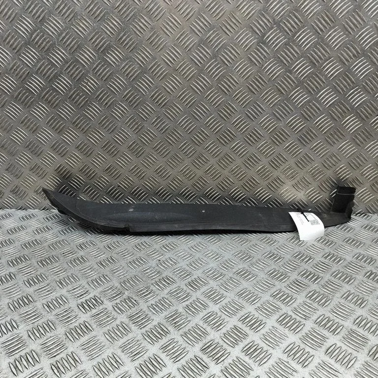 Fender trim (molding) – Porsche Macan (95B) (2019-)