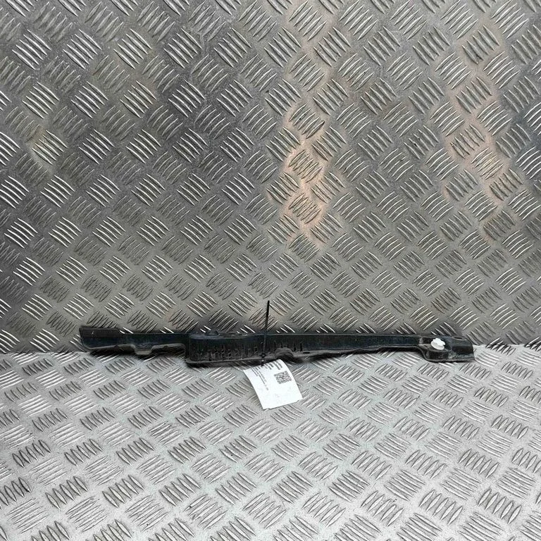 Poritiiva iluliist (molding) – Volvo V60 (2018-)