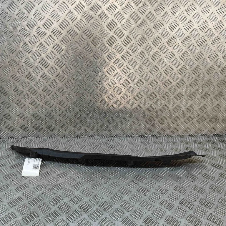 Poritiiva iluliist (molding) 4KE821111