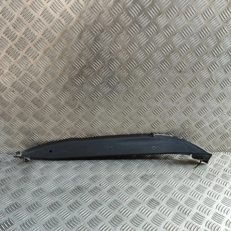 Fender trim (molding) – Porsche Macan (95B) (2019-)