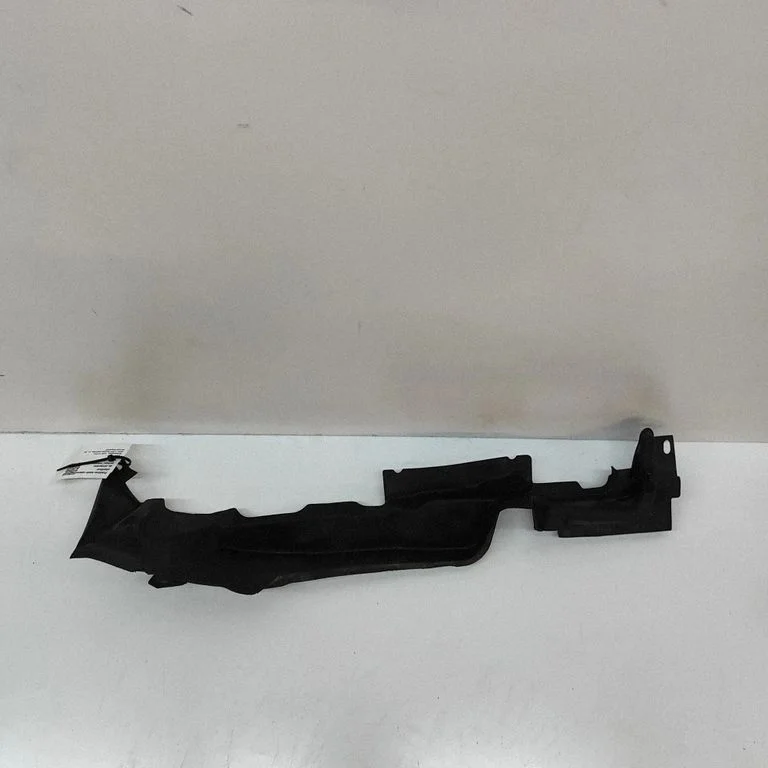 Fender trim (molding) 8W6821169