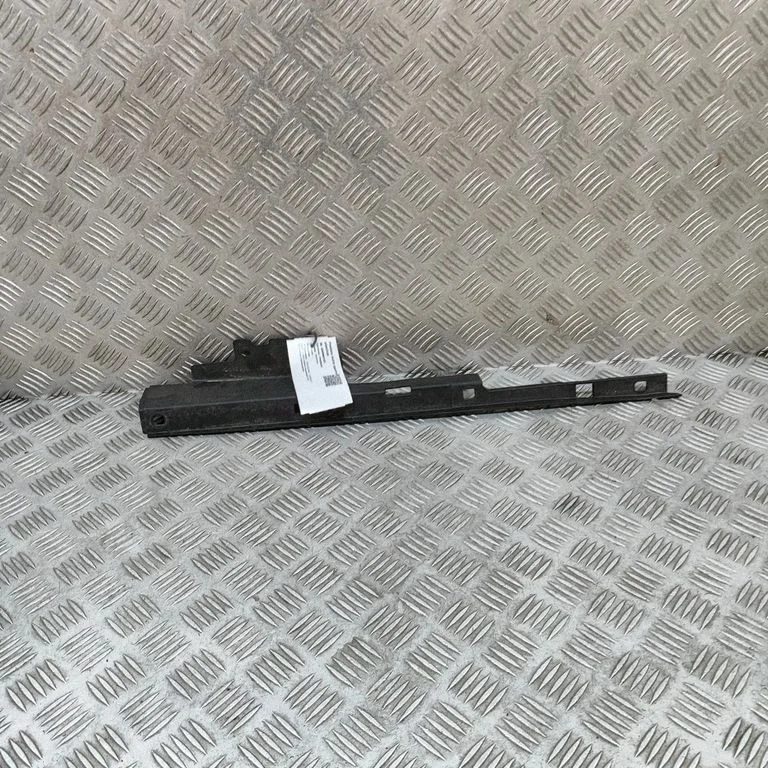 Poritiiva iluliist (molding) 32234902