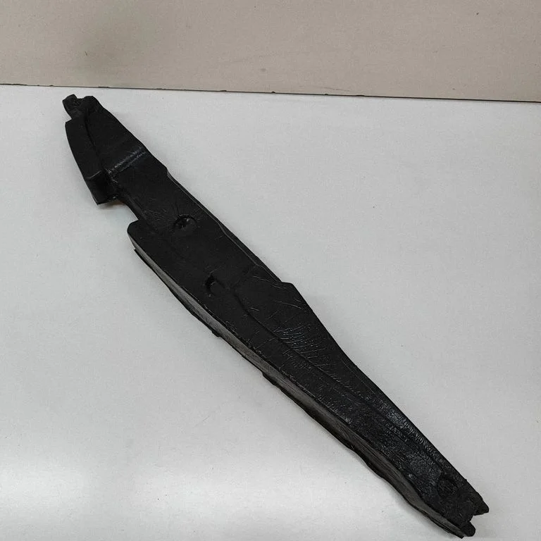 Poritiiva iluliist (molding) – eesmine vasak