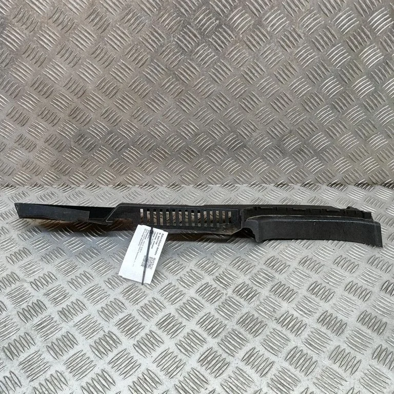 Spārna apdare (moldings) 31371763
