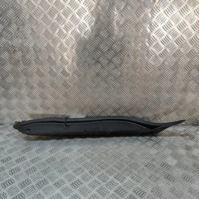 Spārna apdare (moldings) – Mercedes-Benz EQC (2019-)
