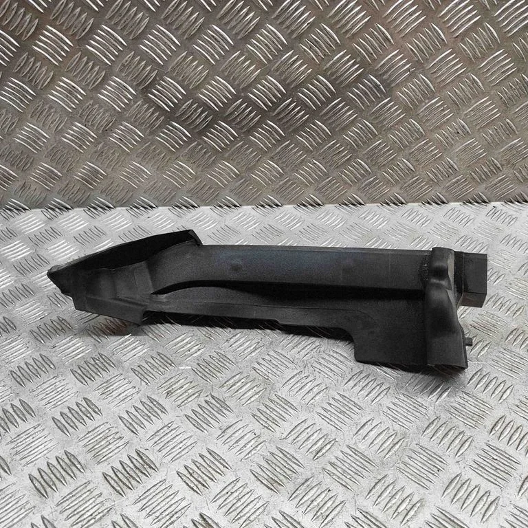Poritiiva iluliist (molding) 4M0821169C