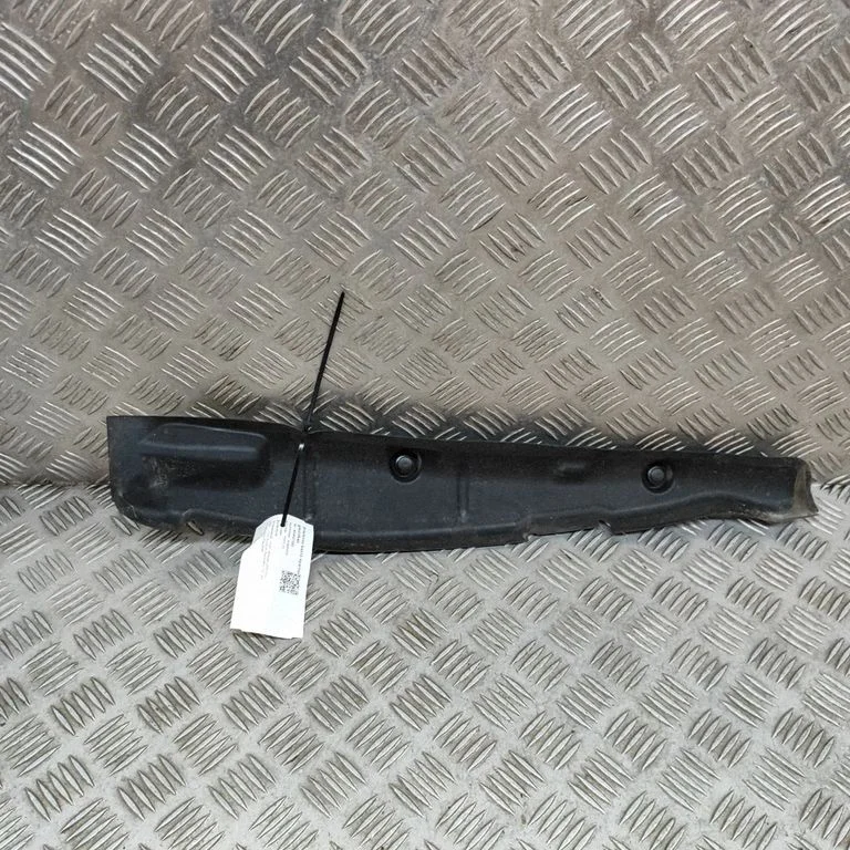 Spārna apdare (moldings) 8W0821111