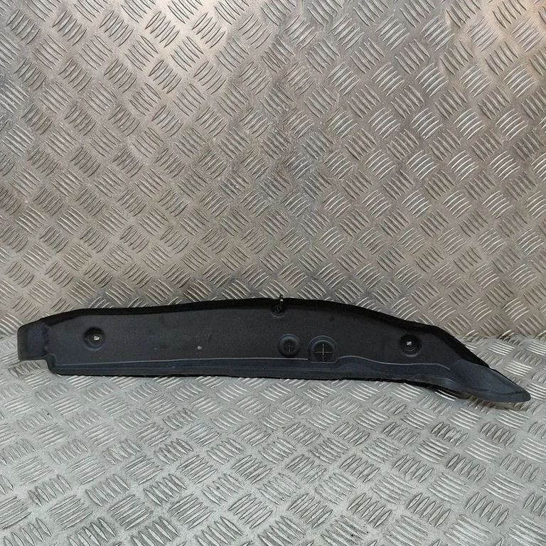 Poritiiva iluliist (molding) A2138890000