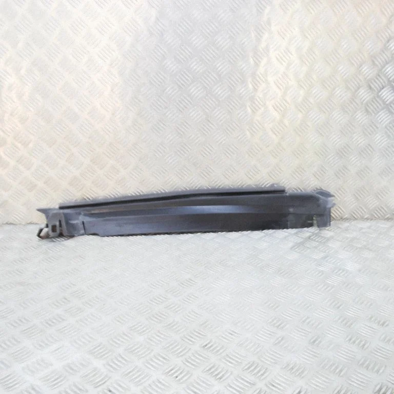 Poritiiva iluliist (molding) – Toyota Land Cruiser (J200) (2008-)