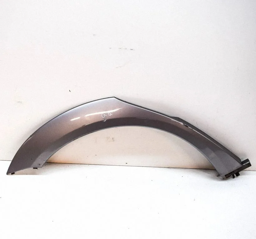 Fender trim (molding) – Subaru Outback (2007-2009)