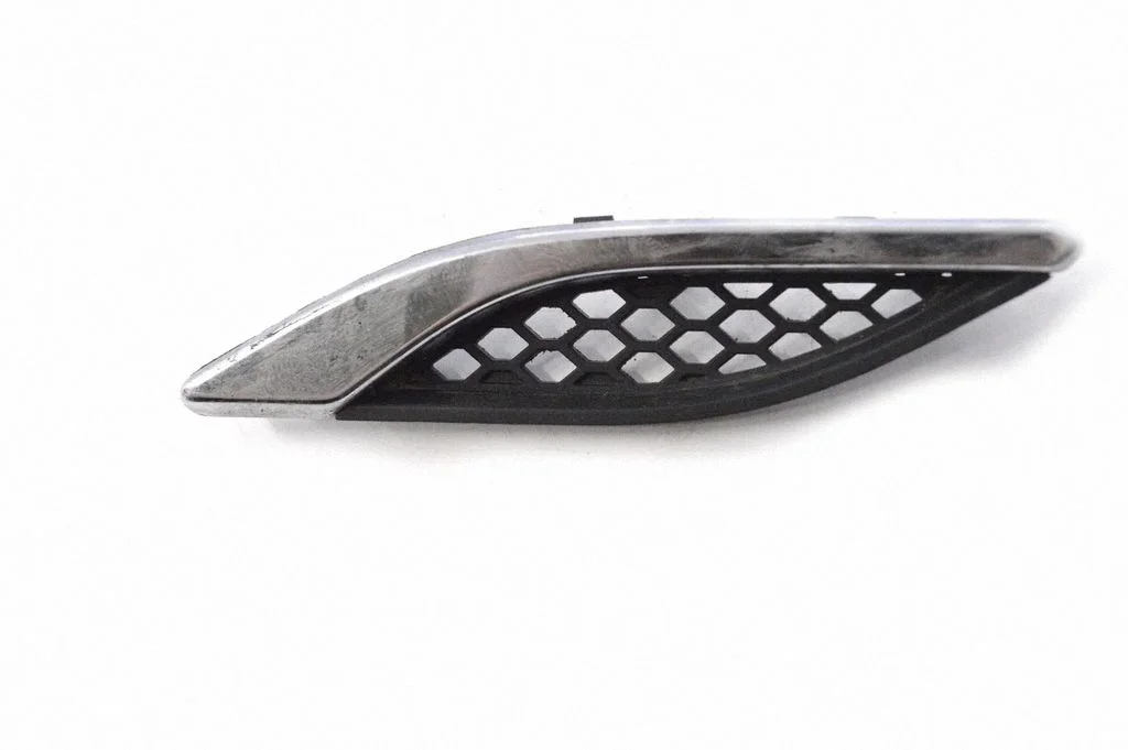Fender trim (molding) – Maserati Ghibli (2013-)