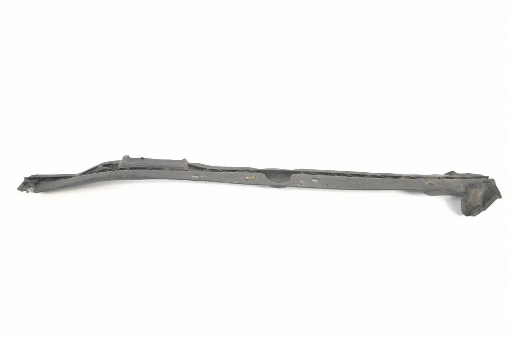 Spārna apdare (moldings) SLR00182