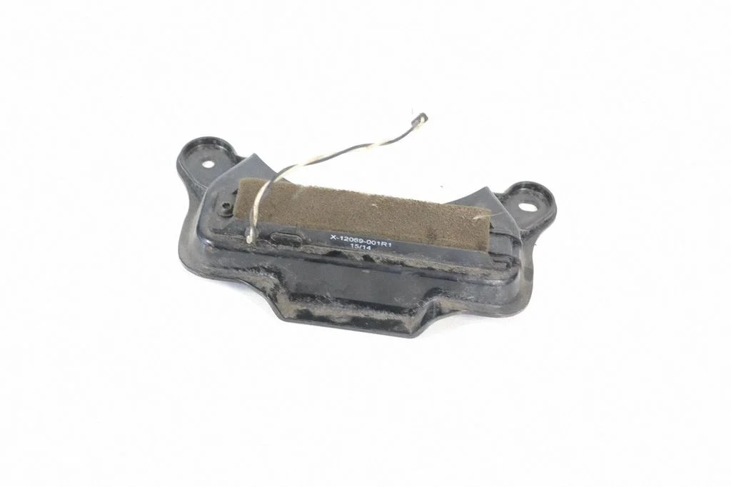 Antena (GPS antena) – Tesla Model S (2012-)
