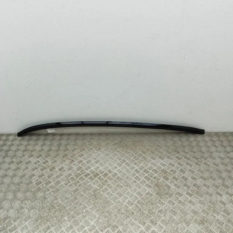 Katuse pikivardad „sarved" – BMW X6 G06 (2019-)