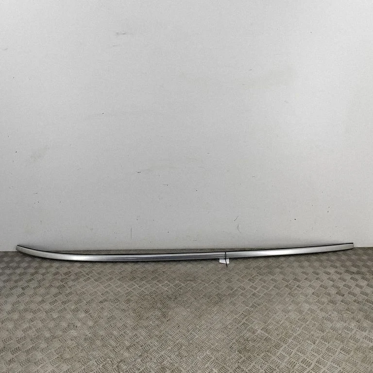 Jumta gareniskie stieņi „radziņi" – Mercedes-Benz E klase W213 (2016-)
