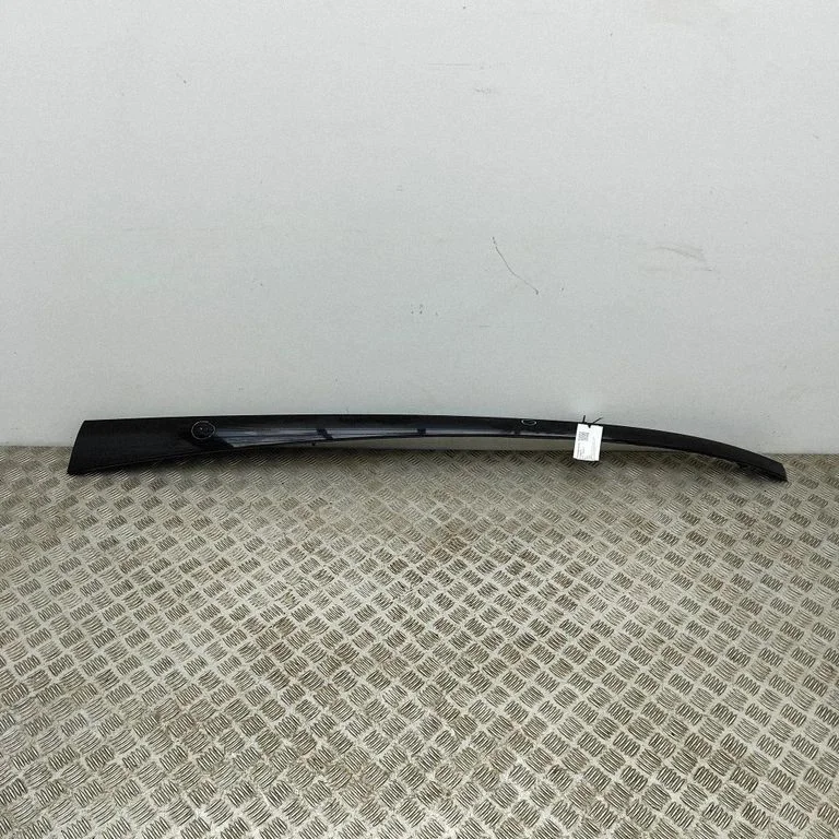 Jumta apdares līste „moldings" LJ8BR50462AF59B8