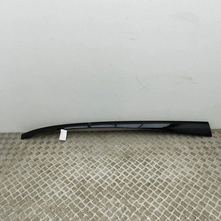 Jumta apdares līste „moldings" LJ8BR50463AF59B8