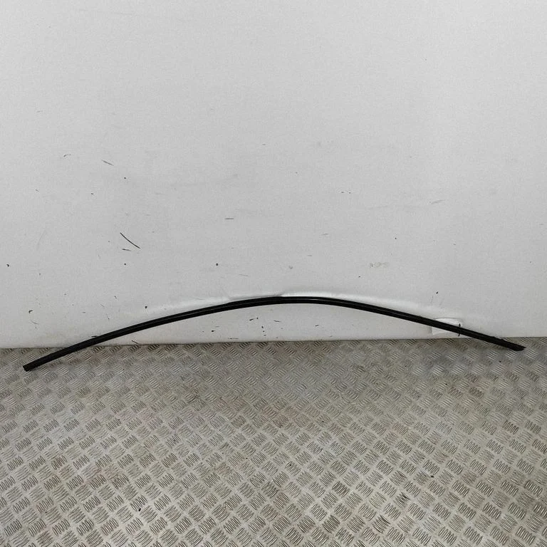 Jumta apdares līste „moldings" 8W6853704C