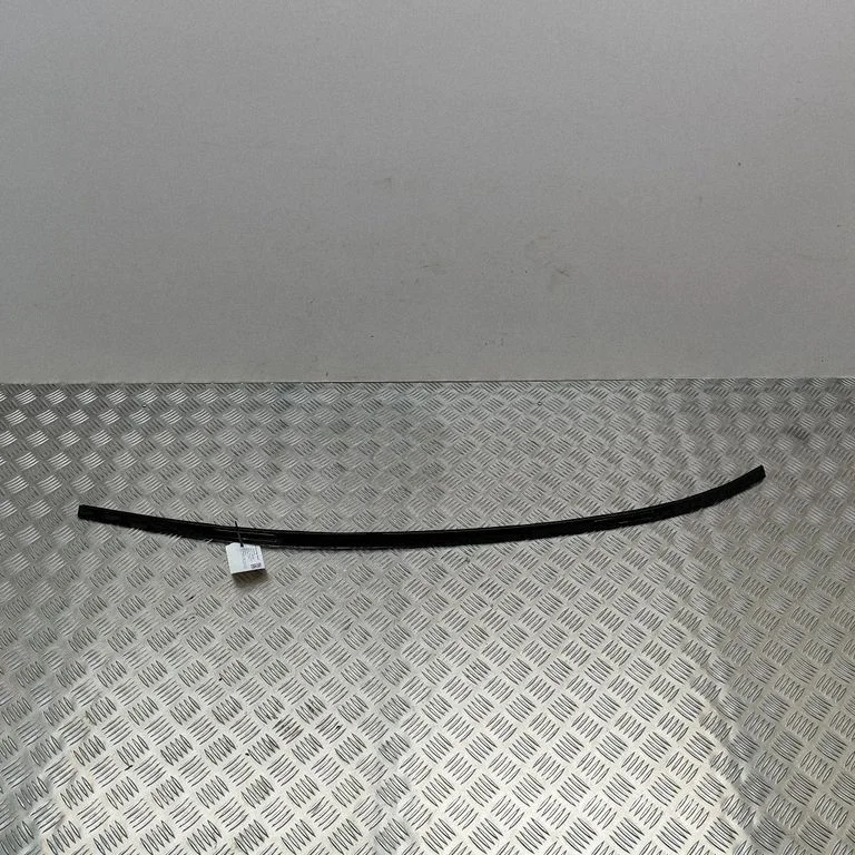 Jumta apdares līste „moldings" – BMW Series 4 M4 F82 F83 (2014-2020)