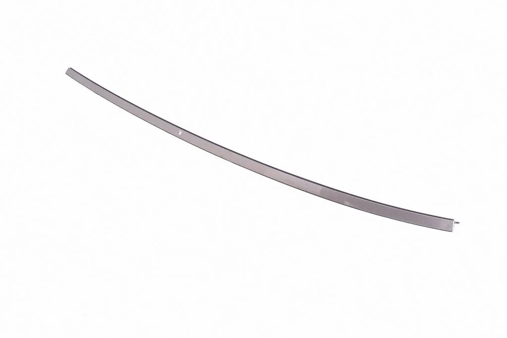 Jumta apdares līste „moldings" – kreisā