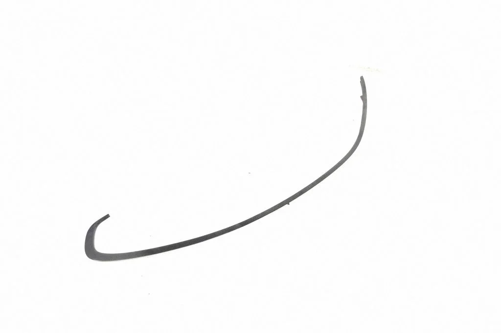 Jumta apdares līste „moldings" – kreisā