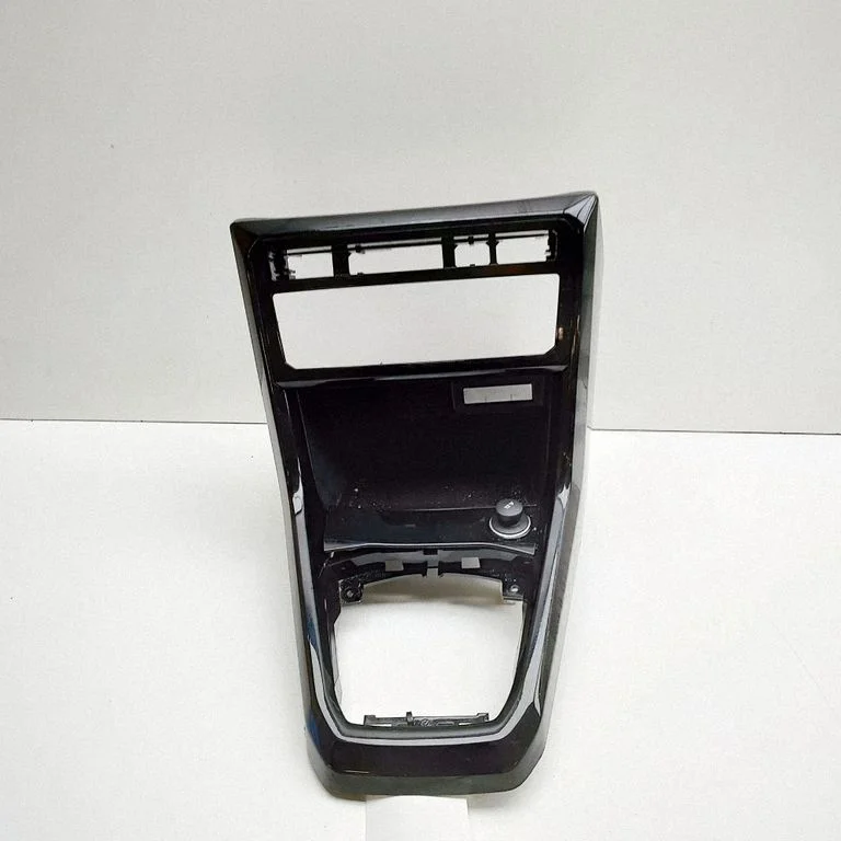 Cita centrālās konsoles (tuneļa) detaļa 2GM864981
