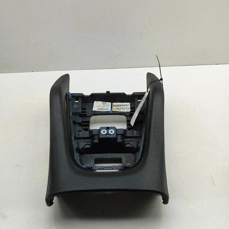 Cita centrālās konsoles (tuneļa) detaļa A1679061708