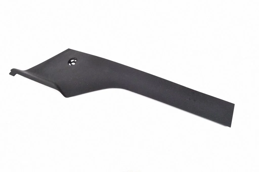 Cita centrālās konsoles (tuneļa) detaļa 8J0863046