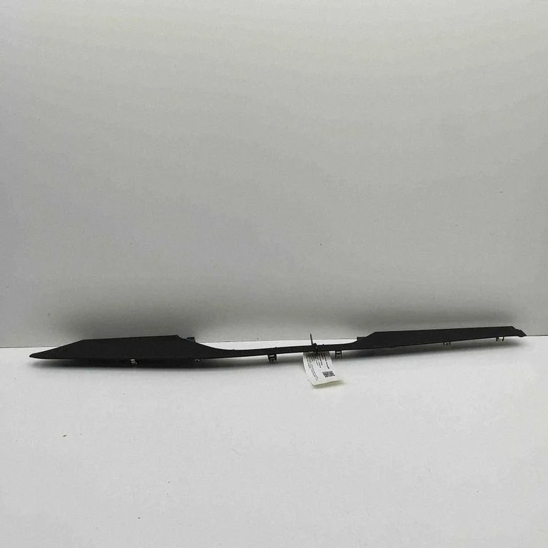Cita centrālās konsoles (tuneļa) detaļa A1676890700