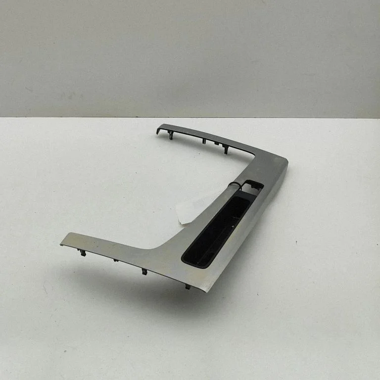 Cita centrālās konsoles (tuneļa) detaļa 80B863969