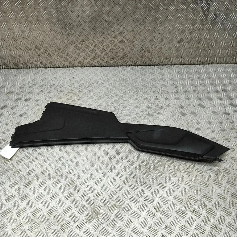 Muu keskkonsooli (tunneli) osa 4M0863305A
