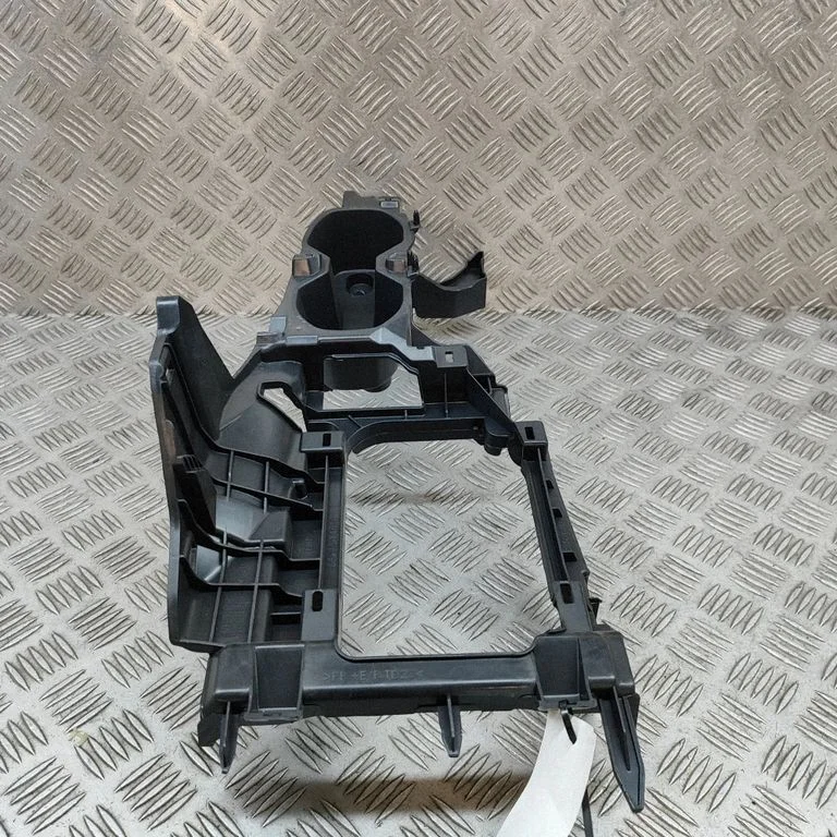 Cita centrālās konsoles (tuneļa) detaļa 58985F4050