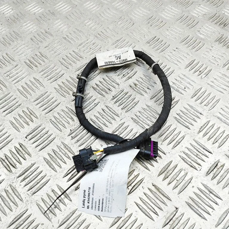 Muud juhtmed / juhtmestik M8E214A690AC
