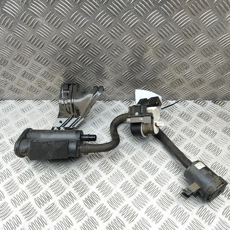 Active carbon filter fuel vapour canister 3M519B995BA