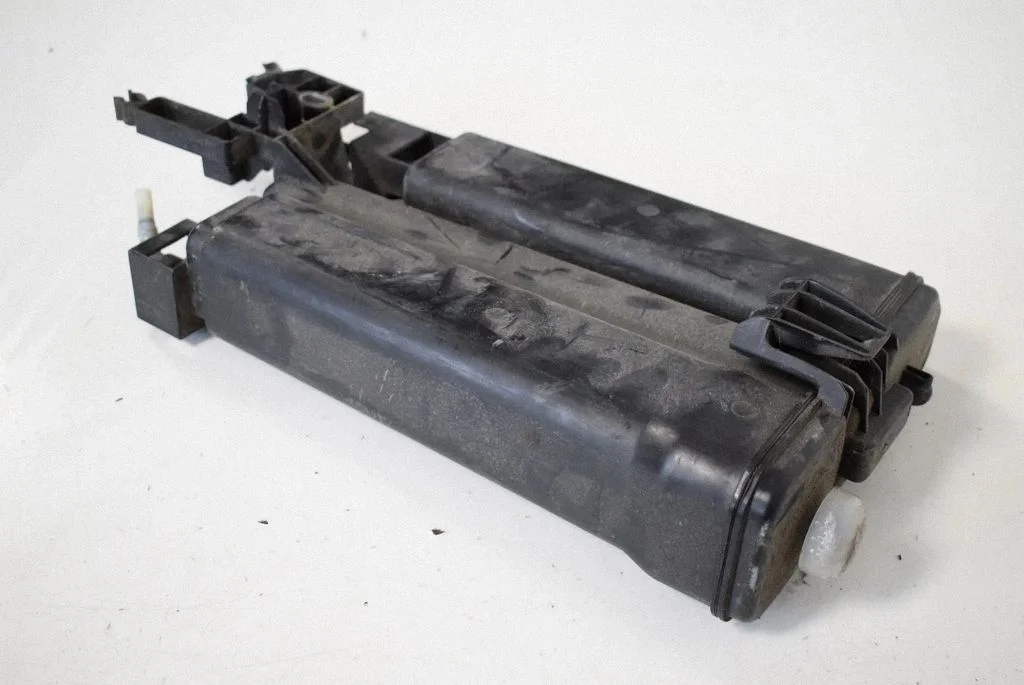 Active carbon filter fuel vapour canister 5Q0201801B