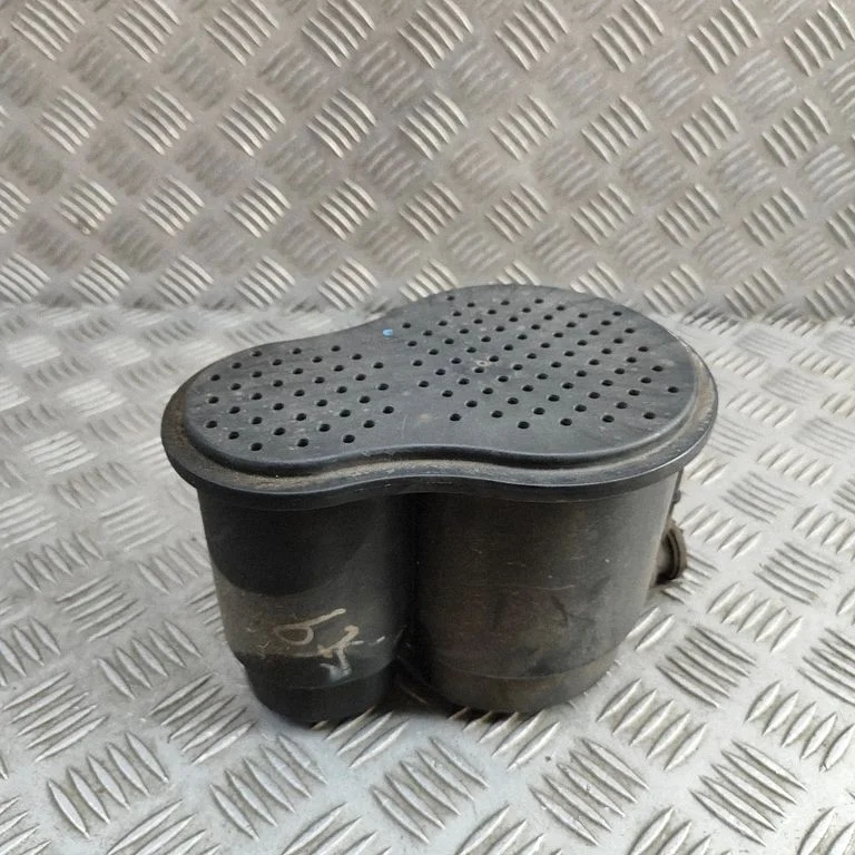 Active carbon filter fuel vapour canister 8W0201799C