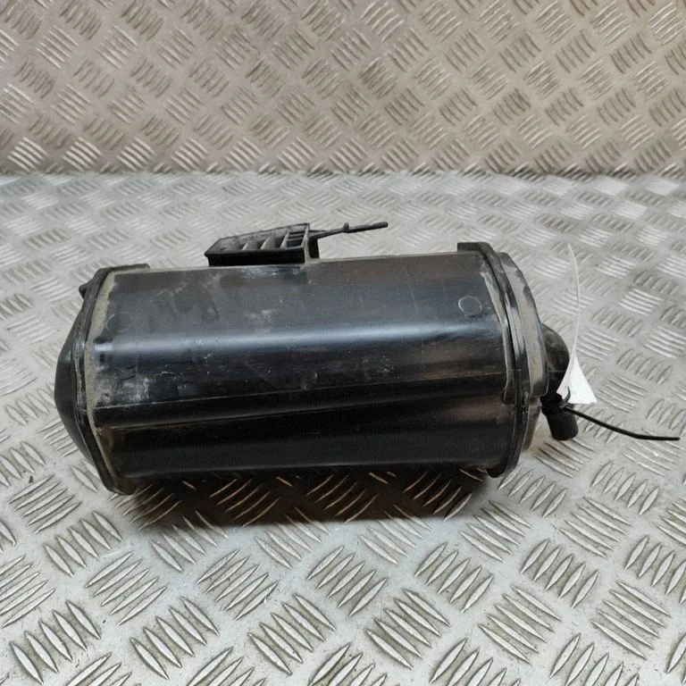 Aktiivsöe (kütuseaurude) filter – Mercedes-Benz C-klass W205 (2014-2021)