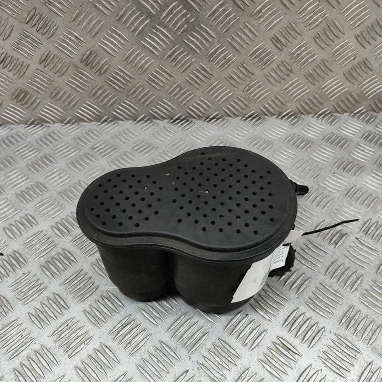 Active carbon filter fuel vapour canister 8W0201799C