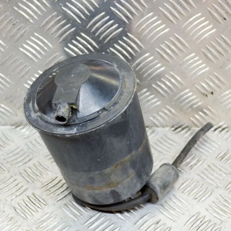Active carbon filter fuel vapour canister F313012F03