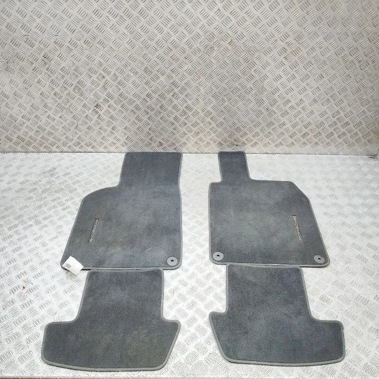 Car floor mat set – Porsche 911 992 (2019-)