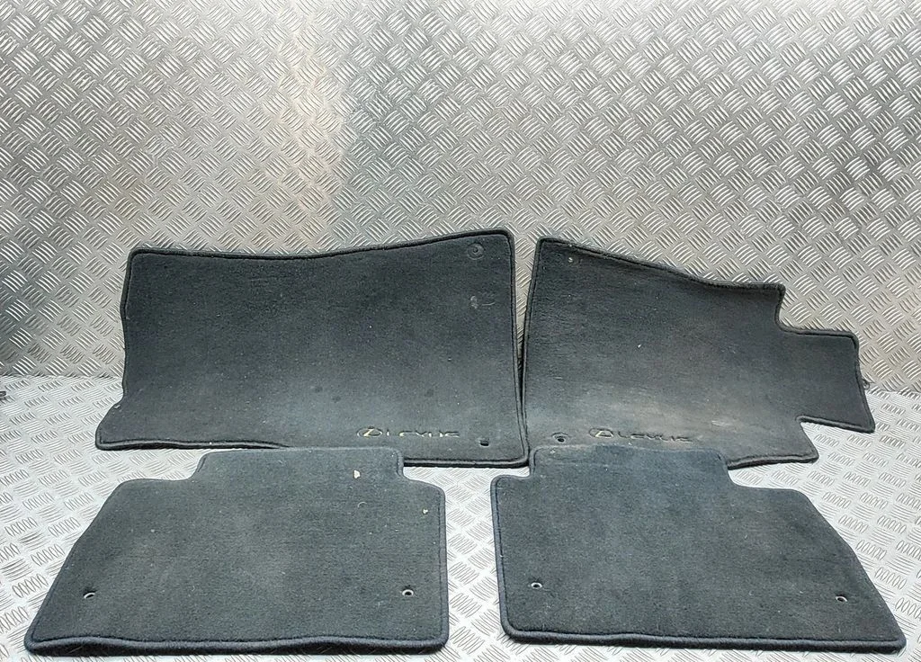 Car floor mat set PT20850073 – Lexus LS UCF30 (2001-2007)