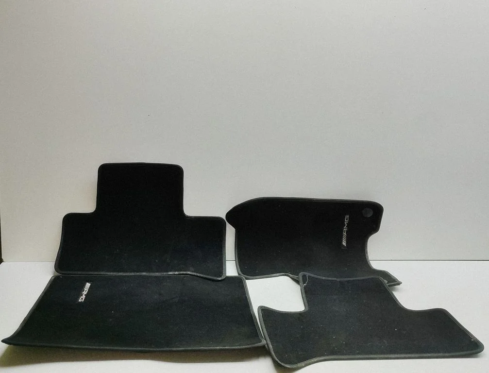 Paklājiņu komplekts A2436807801