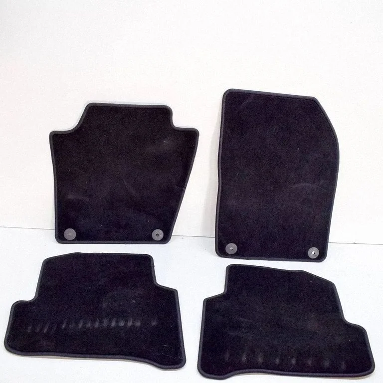 Põrandamattide komplekt 6V1863011G