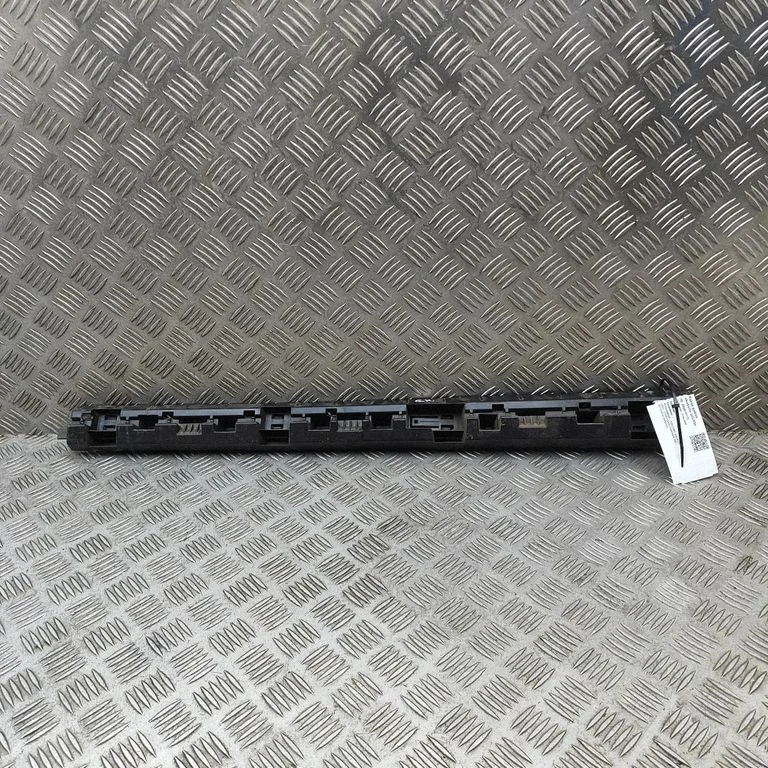 Sliekšņa daļa – Polestar 2 (2020-)