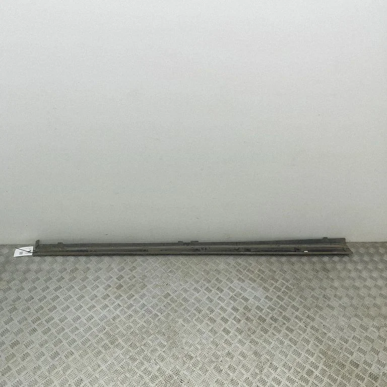 Sill/side skirt trim 8V4854535A