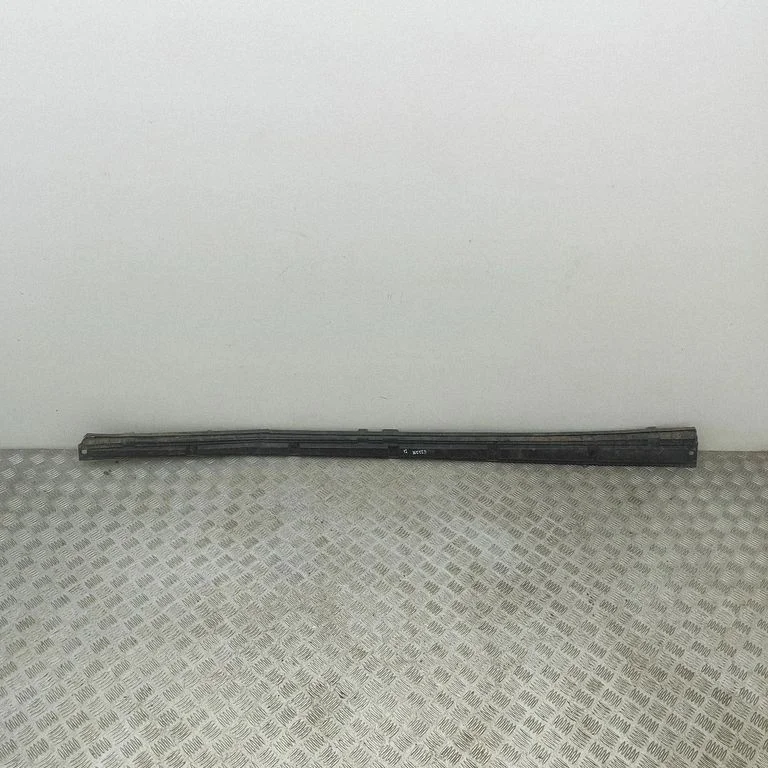 Sill/side skirt trim 8V4854536A